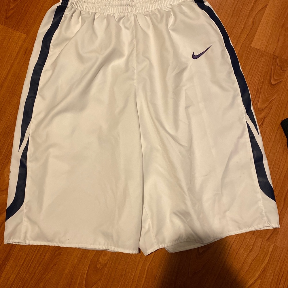 🧸mens nike dry fit shorts medium White